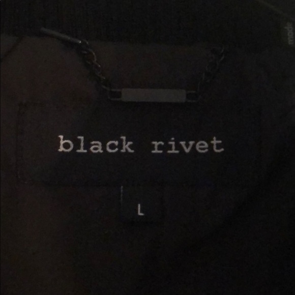 Black Rivet Insulated Vest - Picture 3 of 4